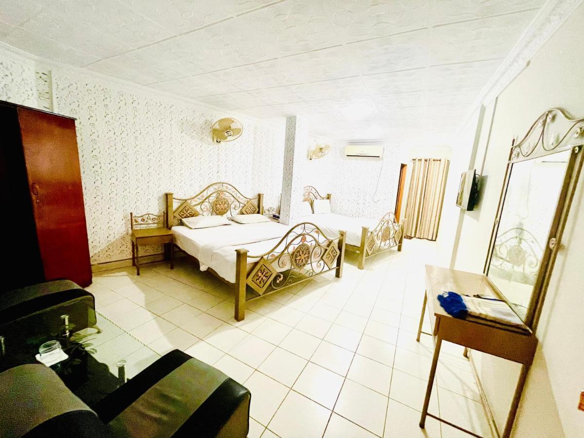 Hotel New Mid City Multan Exteriér fotografie