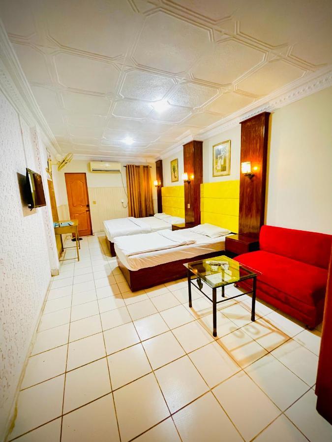 Hotel New Mid City Multan Exteriér fotografie